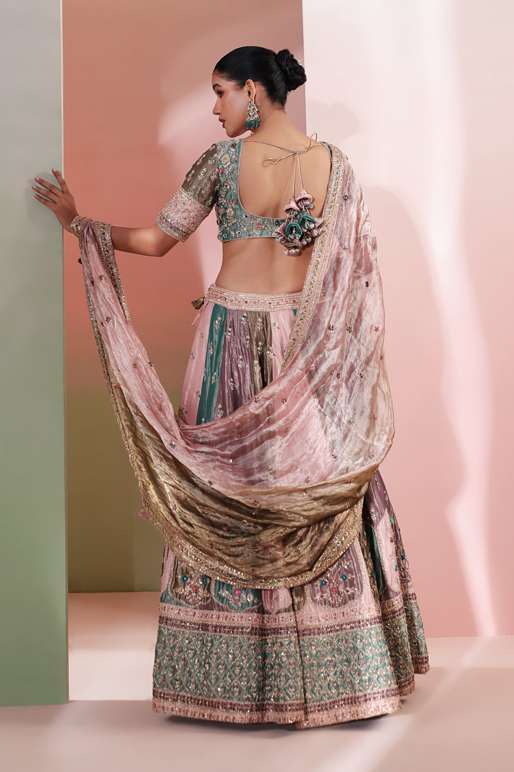 INNAYA  LEHENGA   SET