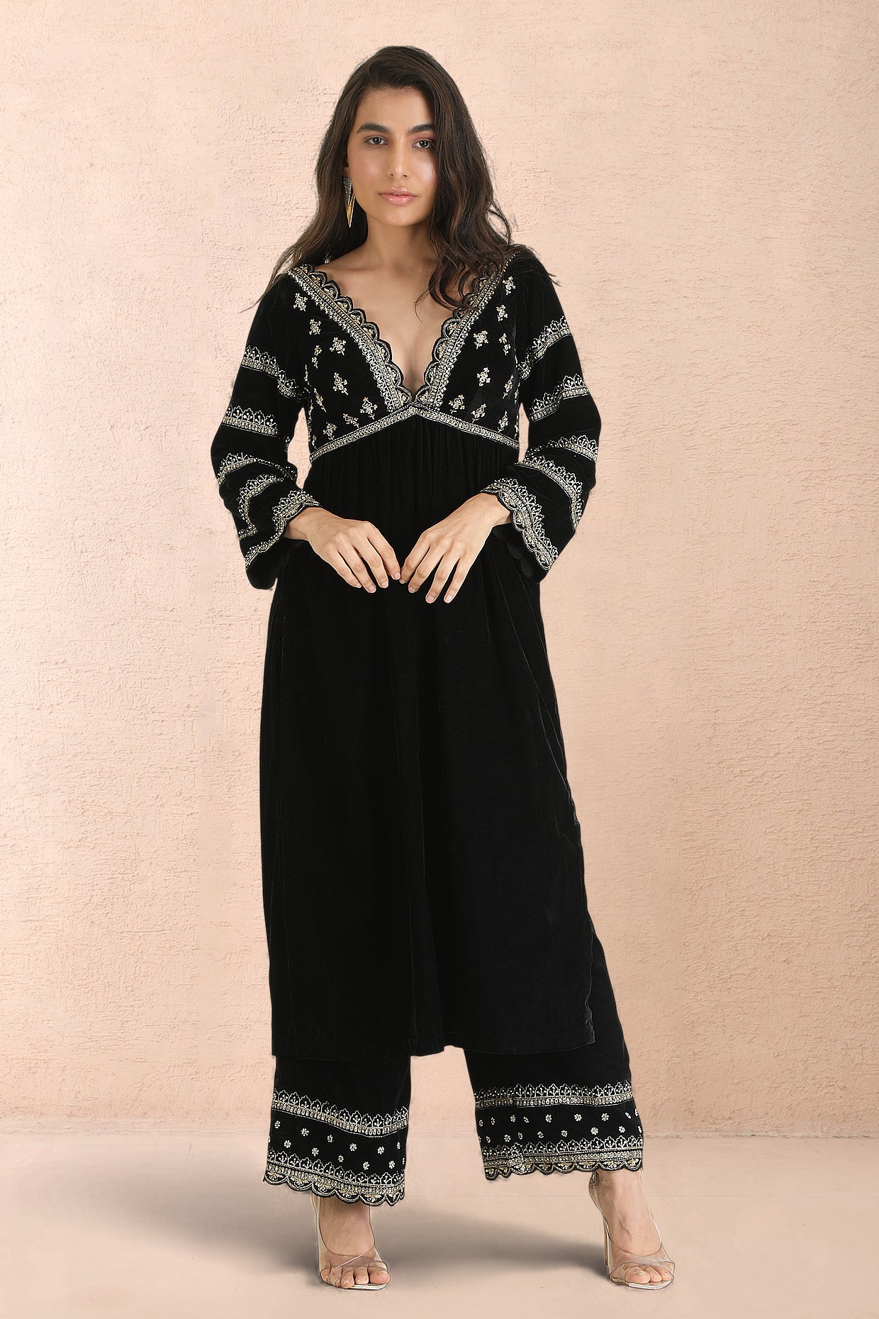 Noir Aari Velvet Kurta Set