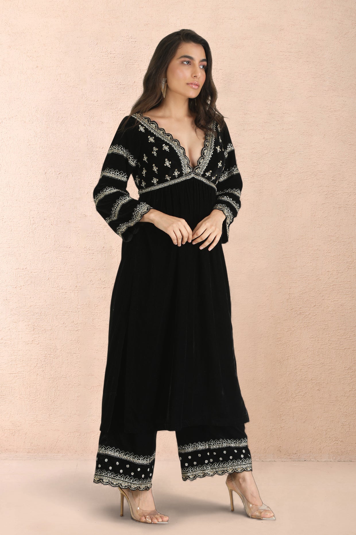 Noir Aari Velvet Kurta Set
