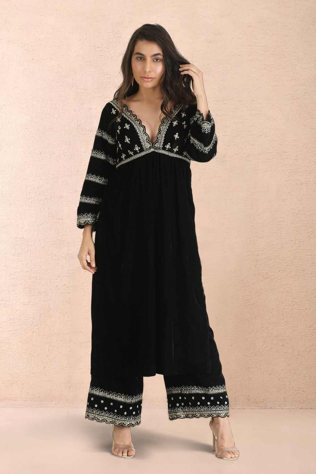 Noir Aari Velvet Kurta Set