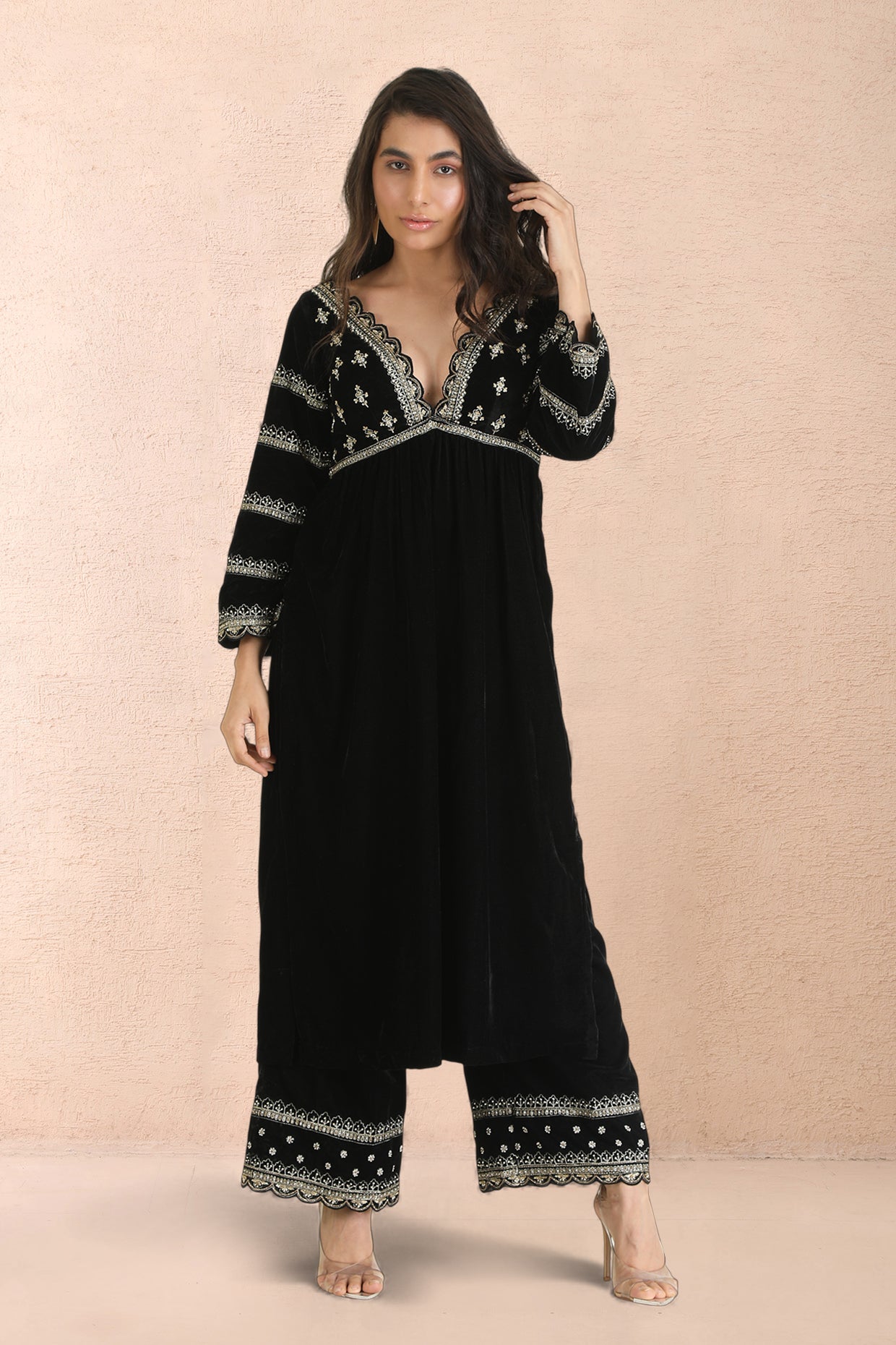 Noir Aari Velvet Kurta Set